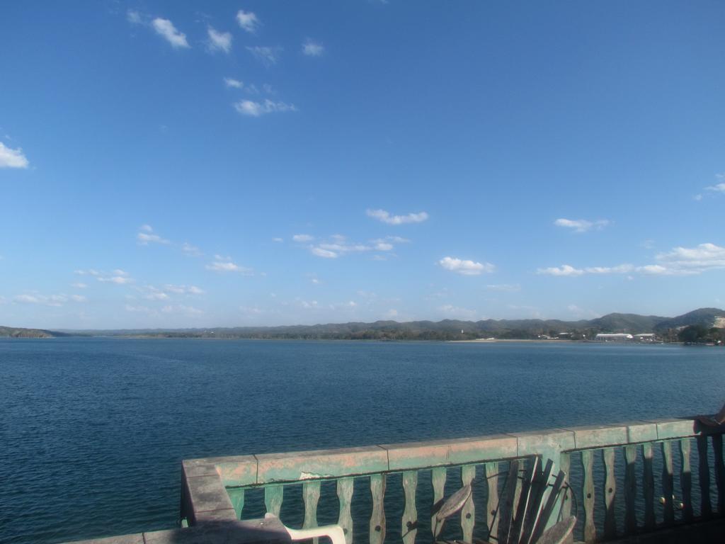 Hotel Mirador Del Lago Flores Exteriér fotografie